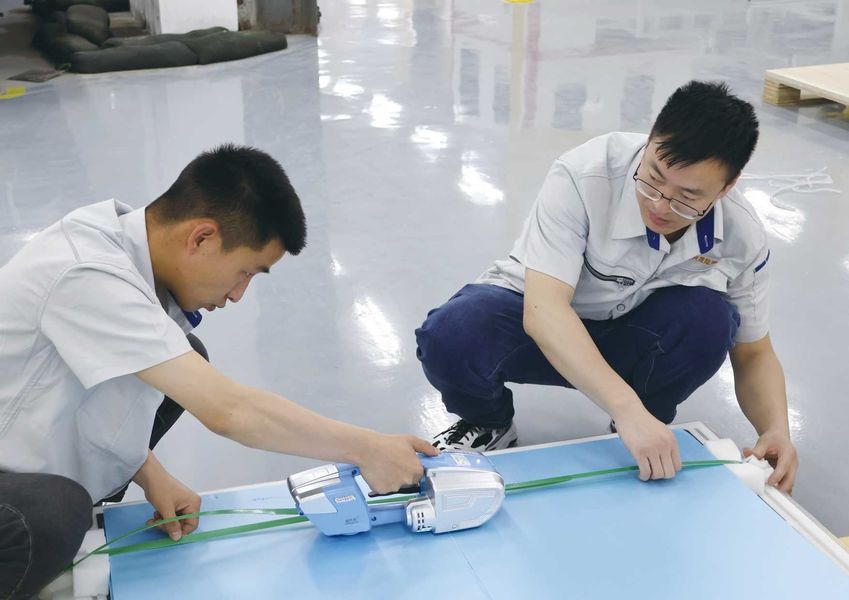 Jiangsu X-solar Green Building Technology Co., Ltd. linea di produzione del fabbricante