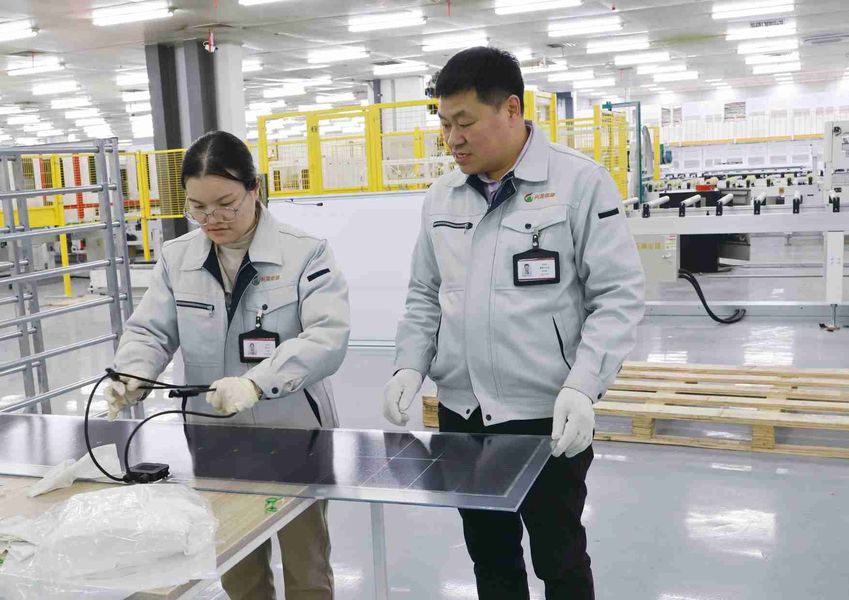 Jiangsu X-solar Green Building Technology Co., Ltd. linea di produzione del fabbricante