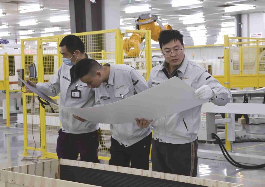 Jiangsu X-solar Green Building Technology Co., Ltd. linea di produzione del fabbricante