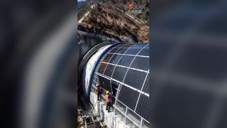 I moduli flessibili consentono al tunnel di generare la propria elettricità